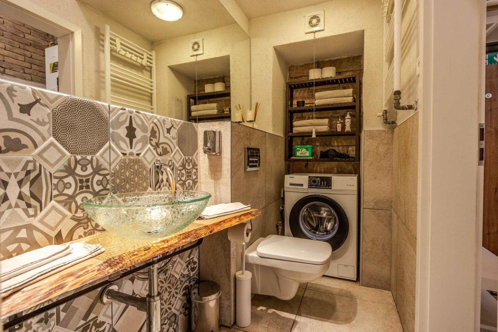 Historical Wine Apartment Bratislava Ngoại thất bức ảnh