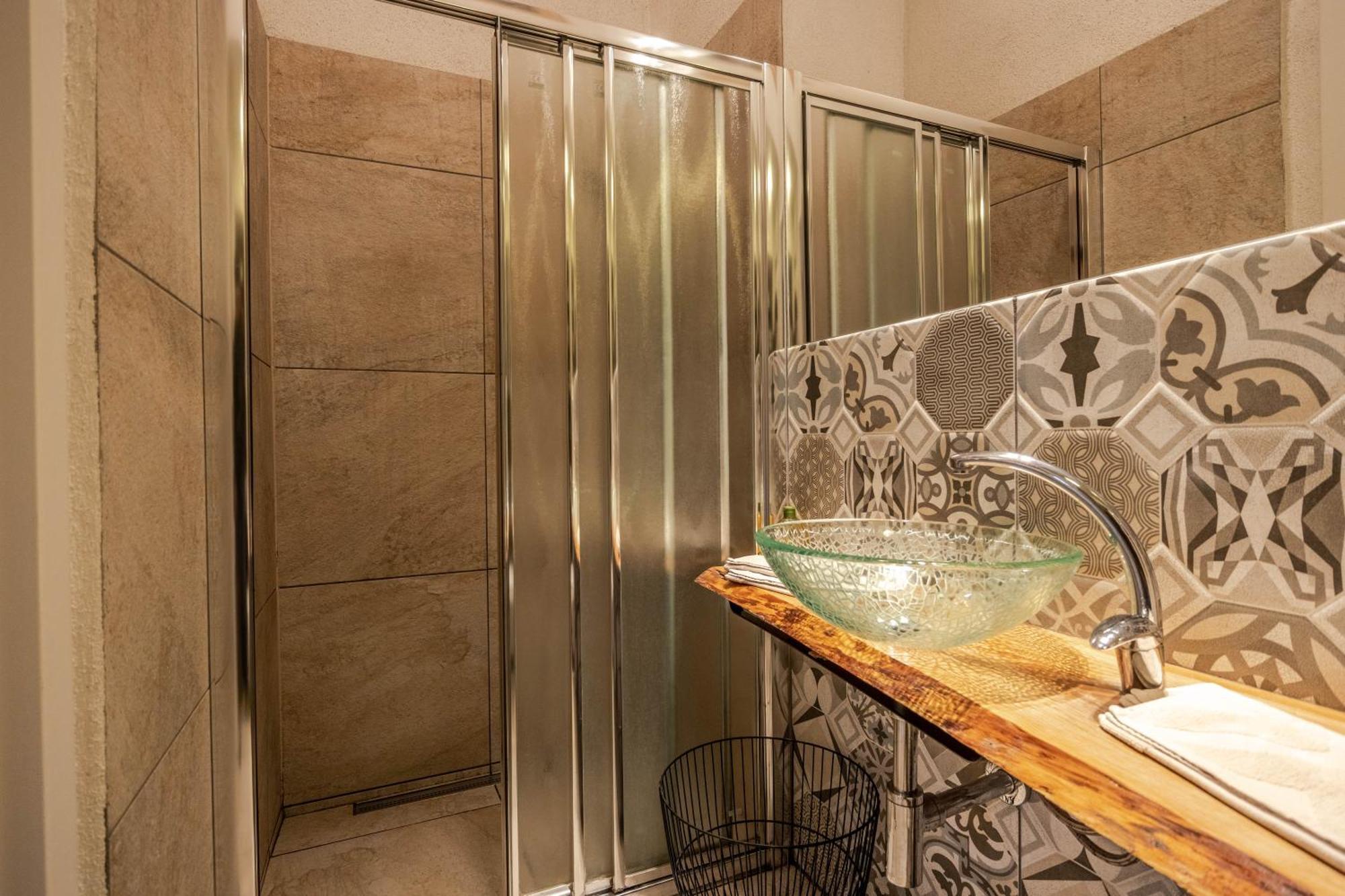 Historical Wine Apartment Bratislava Ngoại thất bức ảnh